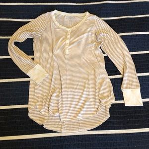 Cream and light brown LS Aerie tee